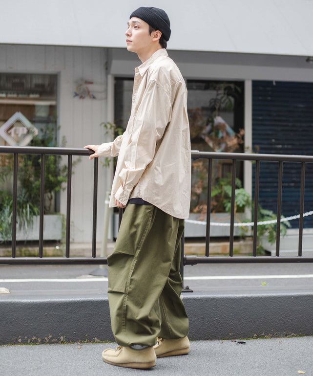 ベージュ　モデル：175cm 　L着用
