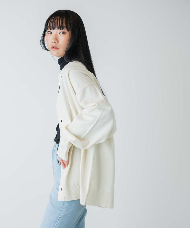 ホワイト モデル：170cm M着用