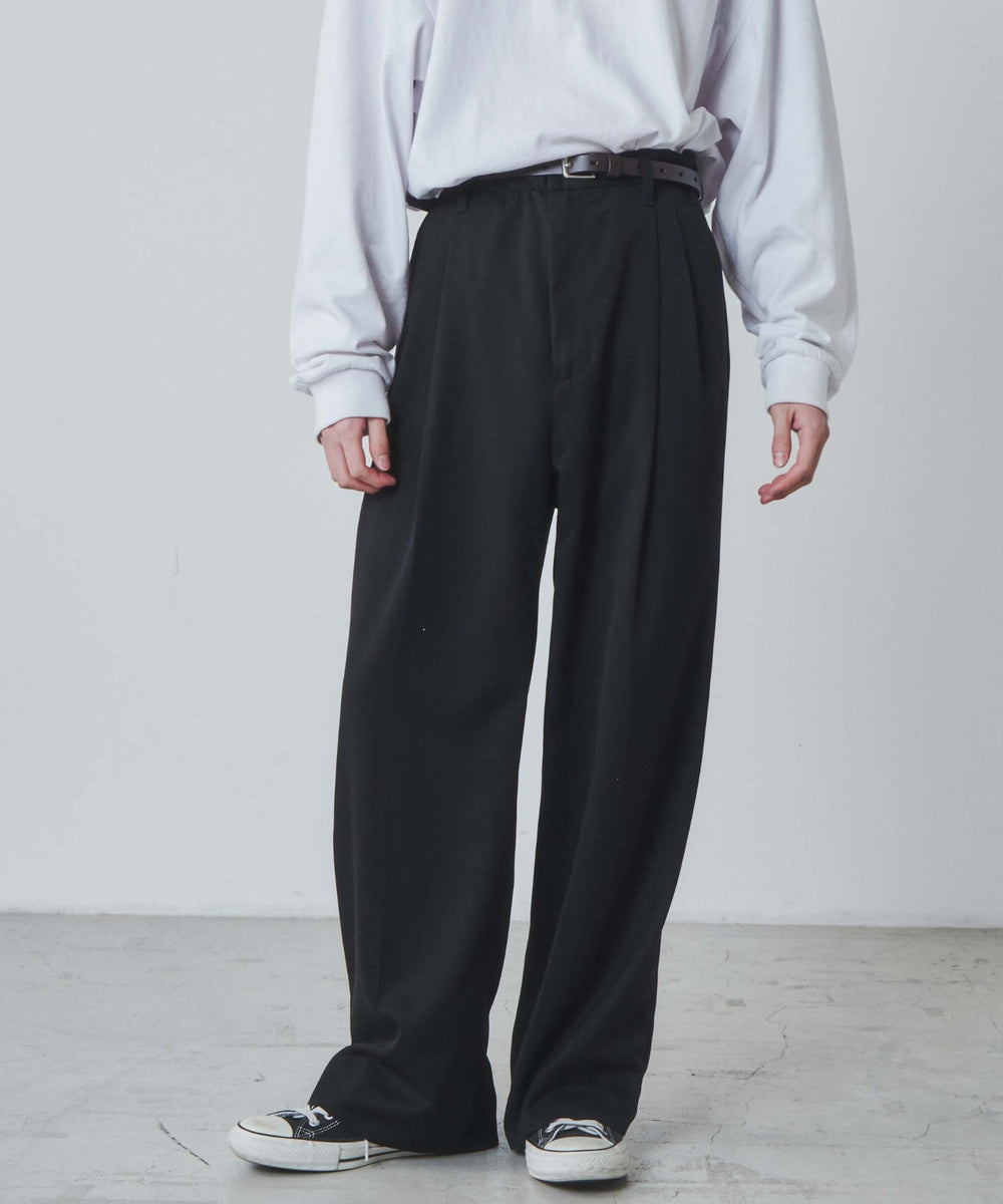 ブラック モデル：172cm L着用