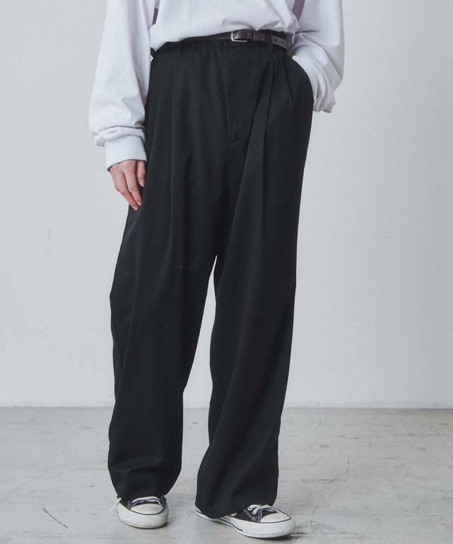 ブラック モデル：172cm L着用